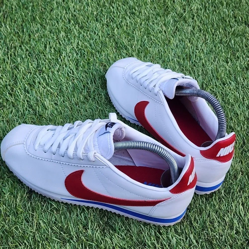 NIKE CLASSIC CORTEZ - Womens Sneakers - SIZE 8